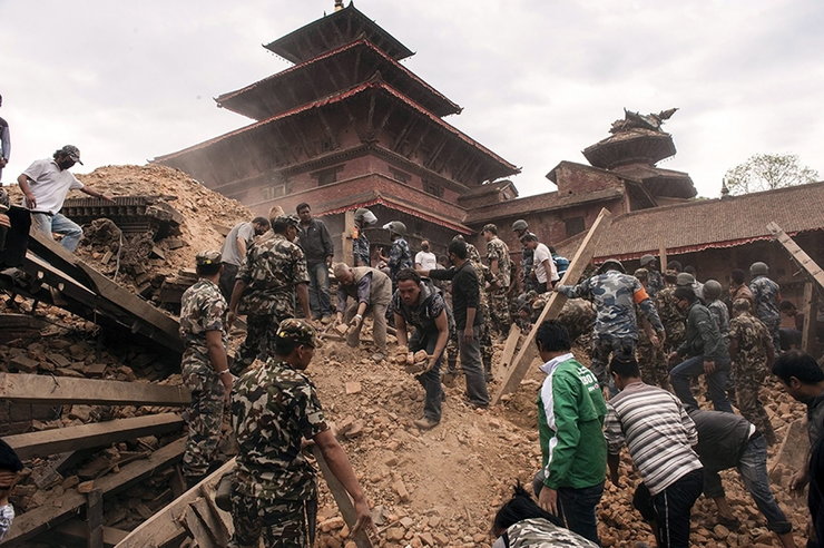 Plac Durbar Square po trzęsieniu ziemi